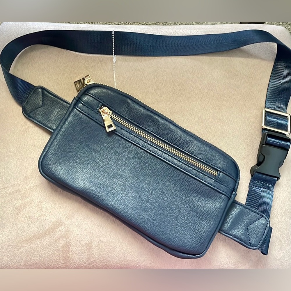 NWT Navy faux leather sling bag/crossbody/fanny bag.